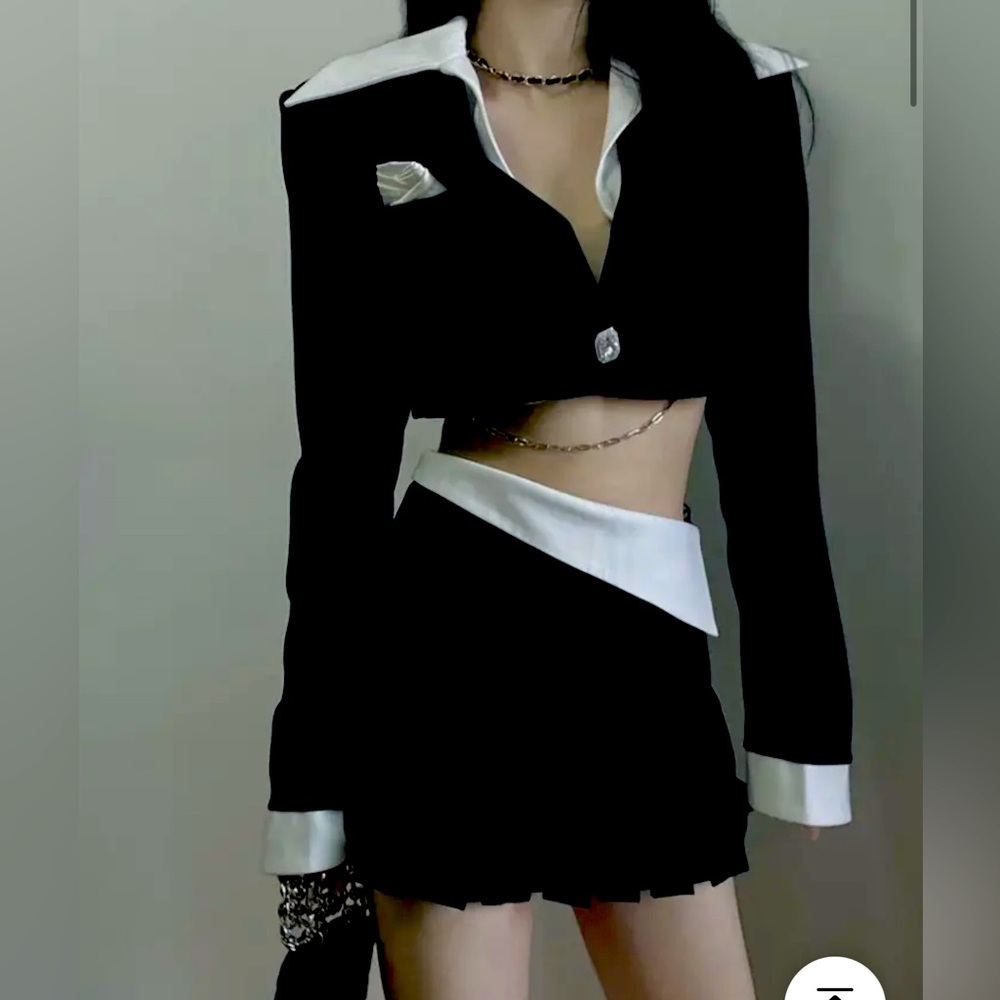 2 piece blazer and skirt set- M